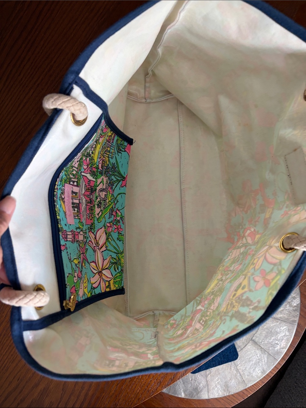 Lilly Pulitzer Bermuda Tote - Picture 7 of 11